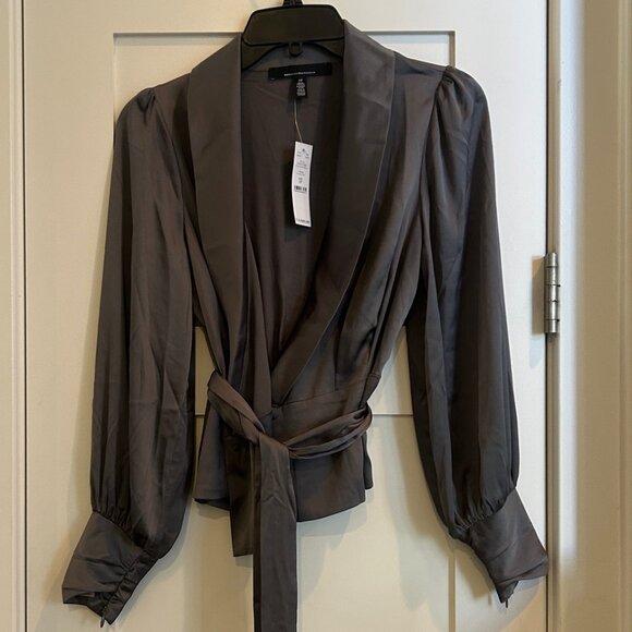 *NEW* White House Black Market Wrap Blouse - size 4P - Picture 3 of 7